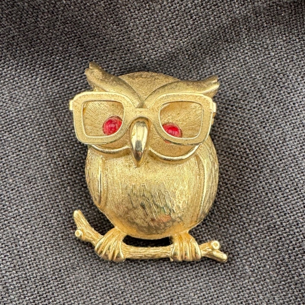 Vintage Owl Brooch Sarah Coventry Gold Tone Red Eyes Movable Glasses Wise